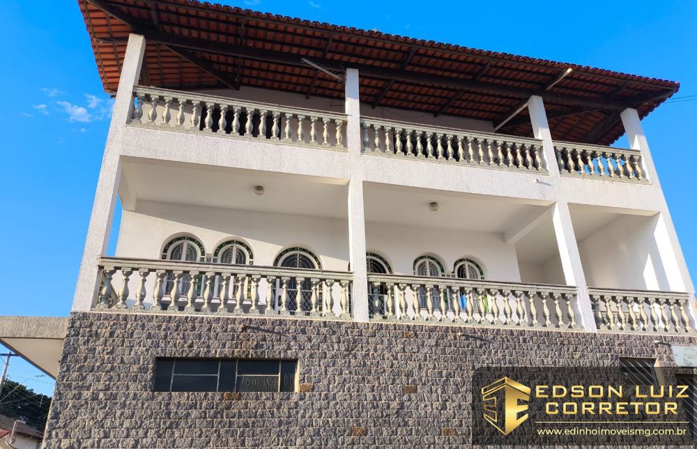 Casa + Loja + Apt &agrave; venda no bairro Santo Antônio